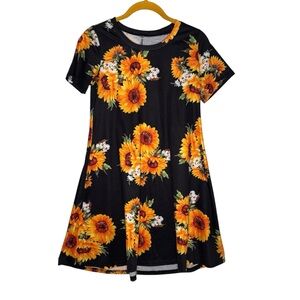 Boutique Sunflowers on Black Background T-shirt Dress | Size Small